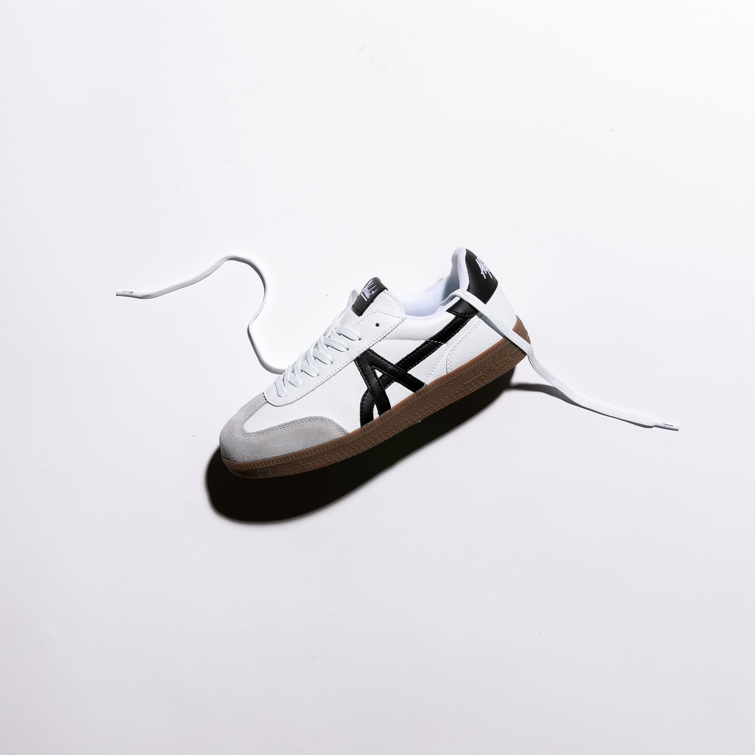 MONTEREY 301 WHITE / BLACK / GREY — Front